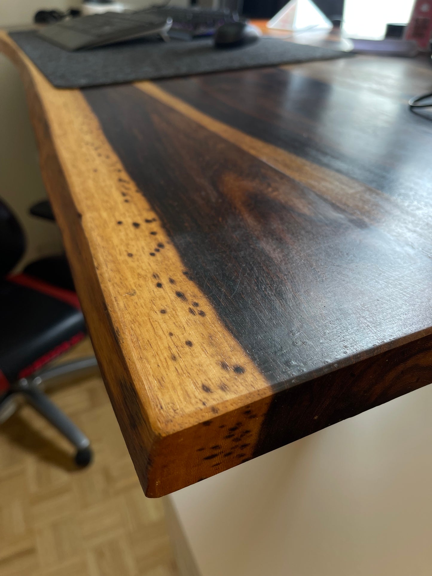 Senna wood Standing desk